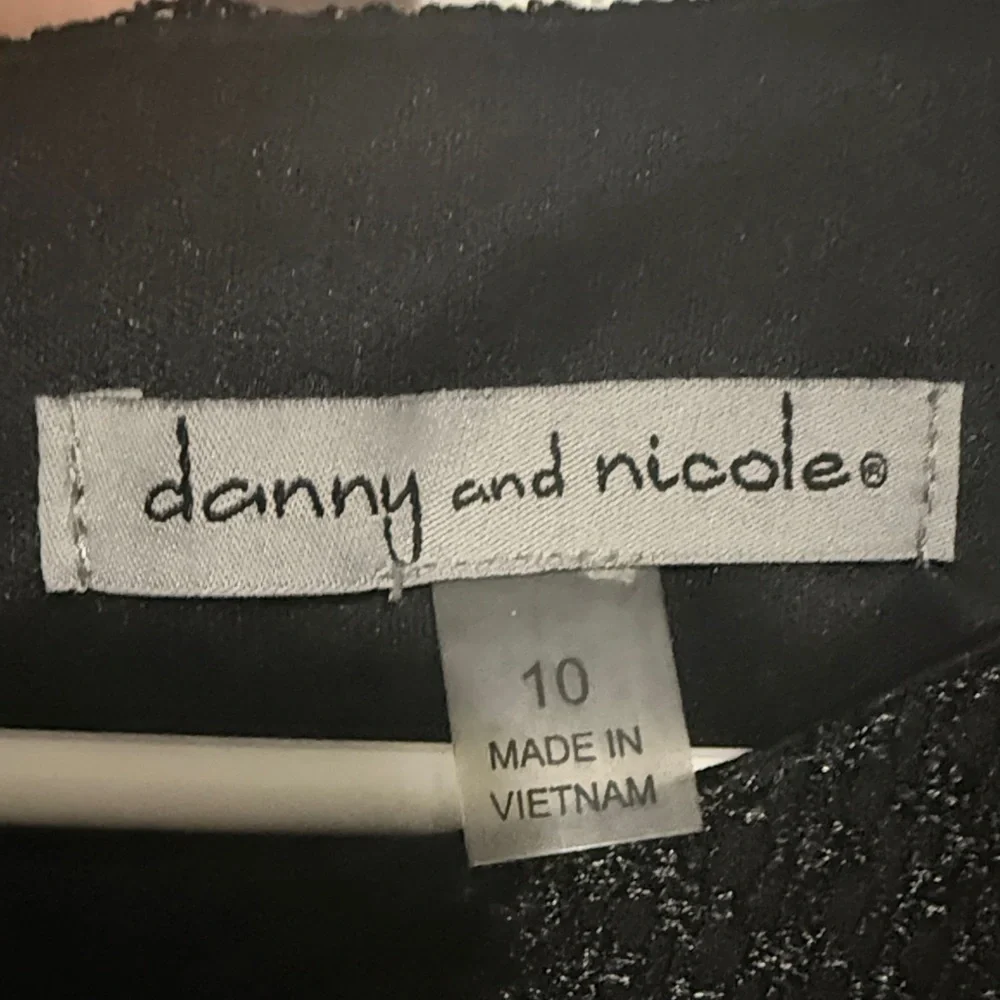 Danny & Nicole Elegant Black Midi Dress - Picture 3 of 8